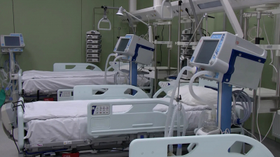 Ученые отметили, что между всплесками заболеваемости COVID-19 проходит все меньше времени