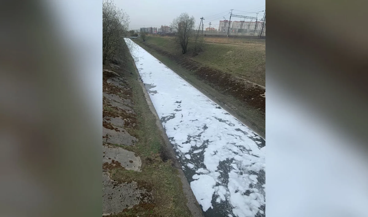 В реке Волковке заметили пенные «острова» - tvspb.ru