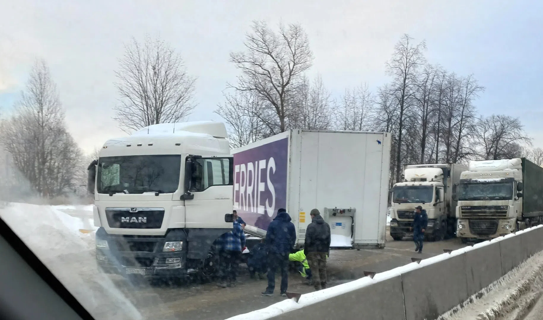 Фура потерянным прицепом перекрыла Московское шоссе | Телеканал  Санкт-Петербург