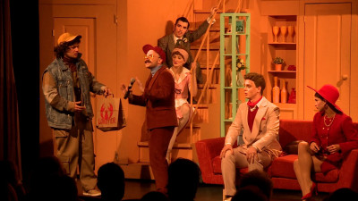 «Шум за сценой» представили в театре эстрады им. Аркадия Райкина