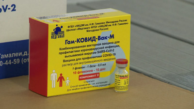 Петербург получил еще более двух тысяч комплектов доз «Спутника М» для подростков