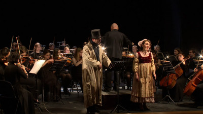 Авторский концерт Сергея Баневича прошел в театре «Зазеркалье»