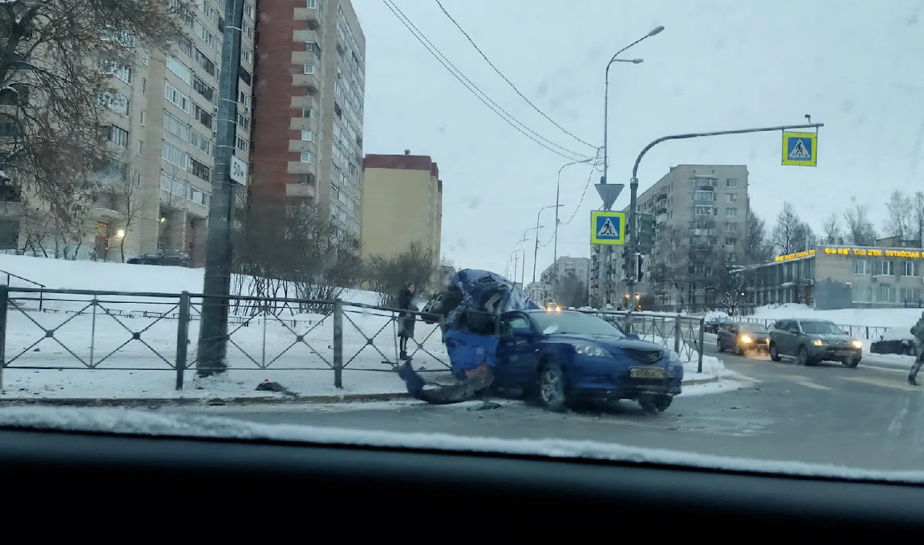 Столкновение двух авто парализовало движение на …