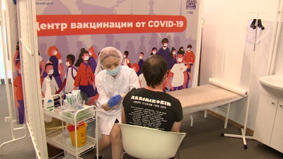 В Петербурге число привитых от коронавируса превысило 958 тысяч человек