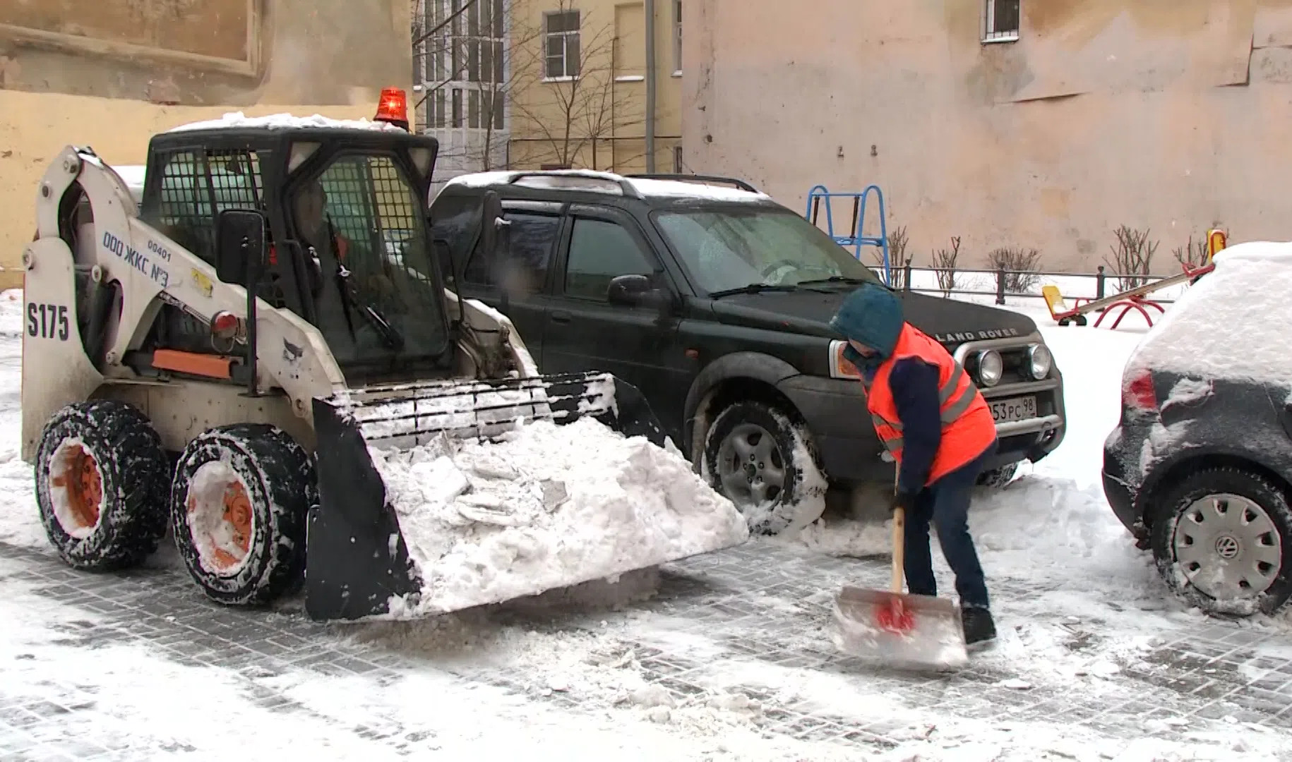 Стало известно, куда петербуржцы смогут пожаловаться на плохую уборку снега  | Телеканал Санкт-Петербург