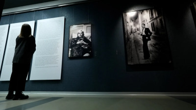 В «Эрарте» представили фотографии Хельмута Ньютона