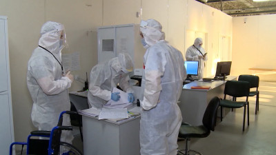 В комздраве Петербурга рассчитывают, что город преодолел пик пятой волны коронавируса