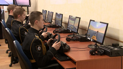 Кадеты Кронштадтского корпуса осваивают «Шторм»