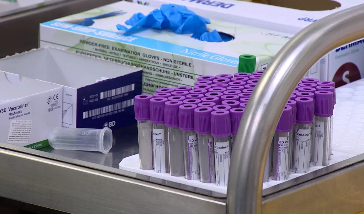 Россиянам рассказали о главных симптомах «омикрон»-штамма - tvspb.ru