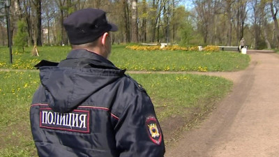 На вздремнувшего в парке Куракина дача петербуржца составили административный протокол