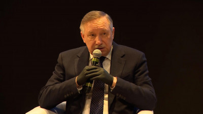 Школьное образование и ремонт дорог: Чему была посвящена рабочая неделя Александра Беглова