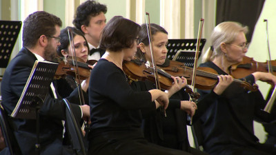 Симфонический оркестр представил в Петербурге новогодний хит-парад мелодий