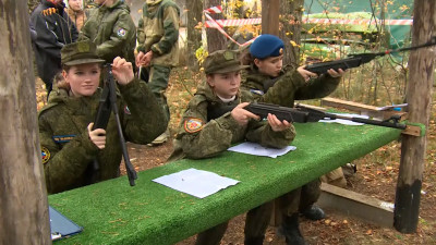 Метание ножей, кросс и эстафета: молодые казаки встретились на спартакиаде в Петербурге