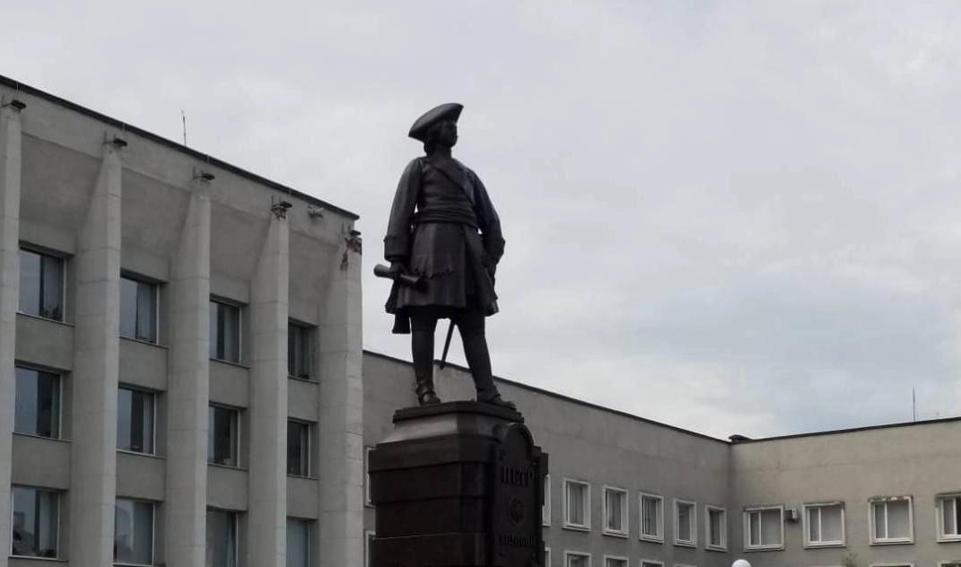 В Кингисеппе открыли новый памятник Петру Великому - tvspb.ru