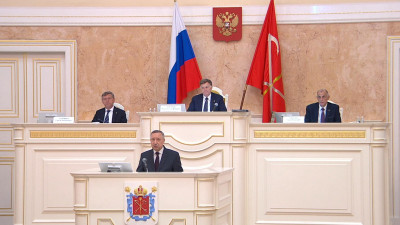 Главные темы отчета Александра Беглова о работе правительства