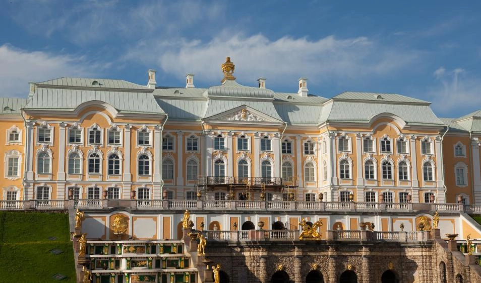 В Петергофе закрыли для посетителей Большой дворец из-за COVID-19 - tvspb.ru