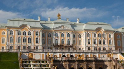 В Петергофе закрыли для посетителей Большой дворец из-за COVID-19