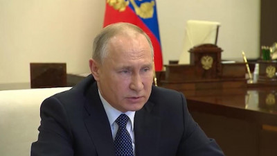 Владимир Путин обсудит с губернаторами меры по борьбе с коронавирусом