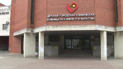 В детской больнице №5 им. Филатова находятся 48 детей с COVID-19