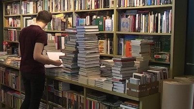 Книжные магазины Петербурга придумывают новые форматы работы, чтобы пережить кризис