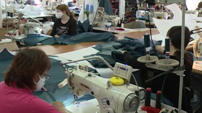 Петербургская компания, которая раньше шила спортивную одежду, теперь производит маски