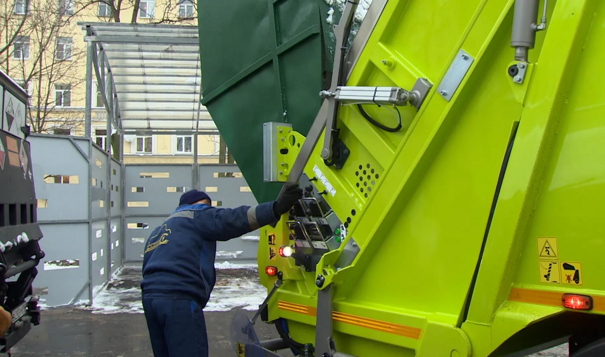 Екатерина Горшкова объяснила, кто вывозит вторсырье со свалок - tvspb.ru