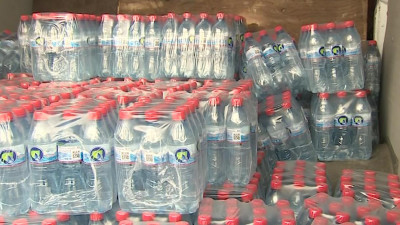 Волонтеры ОНФ доставили бутилированную воду в инфекционную больницу им. Боткина