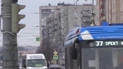 Голый мужчина прокатился в троллейбусе на Ленинском проспекте