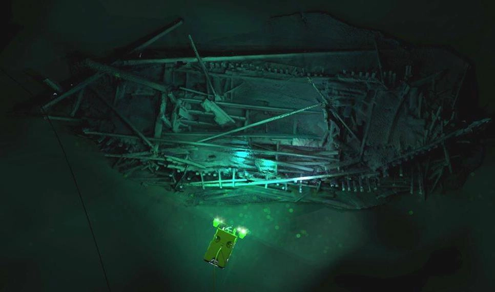 Британские ученые нашли на дне Черного моря древнейший корабль - tvspb.ru