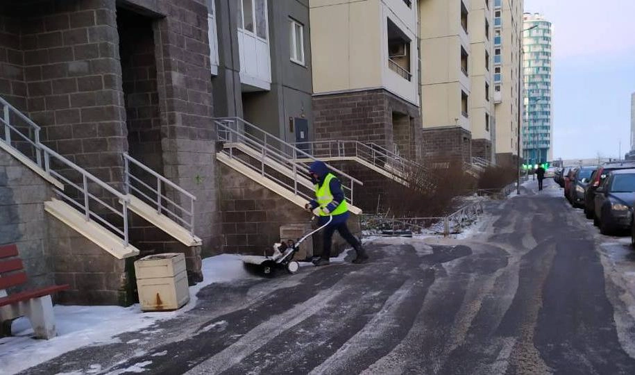 В Петербурге проверили работу дворников после снегопада - tvspb.ru