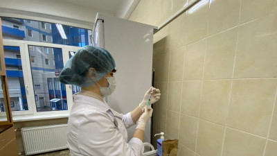 Более 440 тысяч петербуржцев сделали прививку от коронавируса