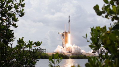 Эксперт рассказал об уникальности запуска космического корабля Crew Dragon