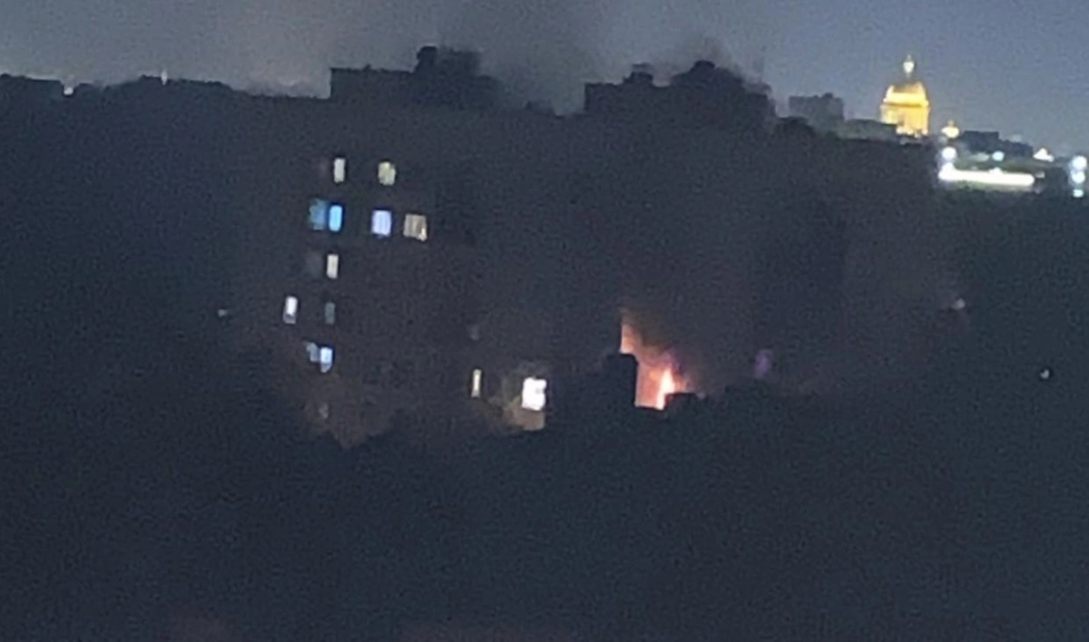 Очевидцы: В Василеостровском районе произошел пожар - tvspb.ru