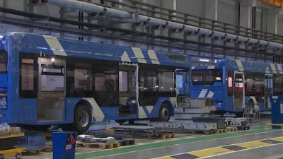 «Адмиралы» с конвейера. На петербургском заводе запустили линию по сборке современных троллейбусов