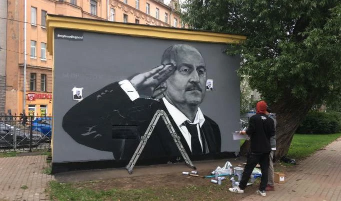 Жителя Петербурга не устроил новый граффити-портрет Черчесова - tvspb.ru