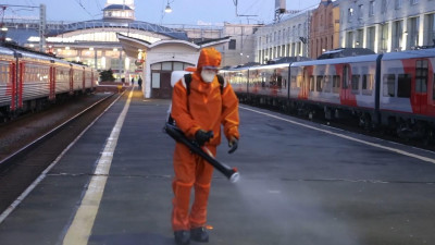 Специалисты ночью продезинфицировали Финляндский вокзал