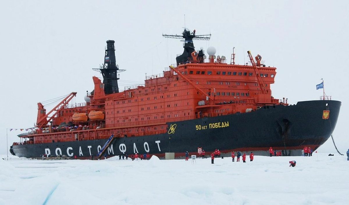 Два петербургских школьника принимают участие в арктической экспедиции на атомном ледоколе «50 лет Победы» - tvspb.ru