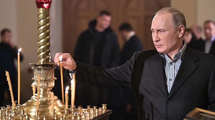 Путин подарил икону храму, в котором встречал Рождество - tvspb.ru