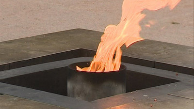 В Петербурге задержали двух братьев за поджарку еды на Вечном огне