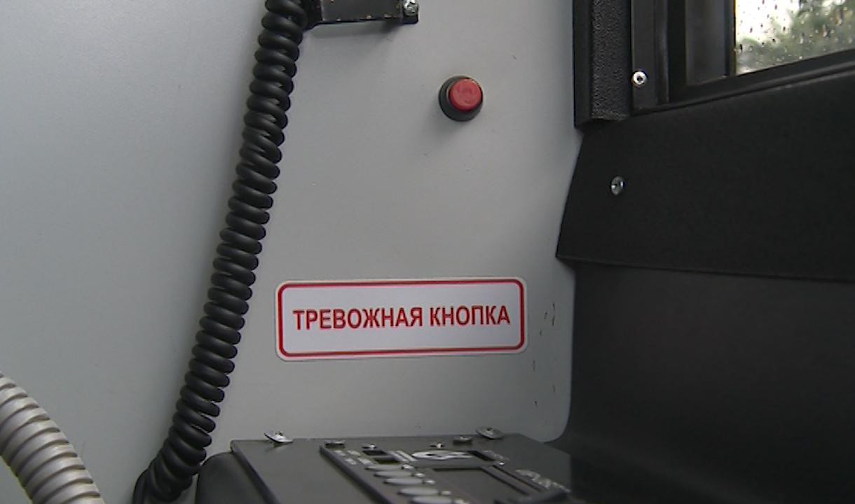 Под надежной охраной. Зачем устанавливать тревожные кнопки в  электротранспорте Петербурга | Телеканал Санкт-Петербург