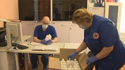 На 15-ю подстанцию скорой помощи доставили антисептик петербургского производства