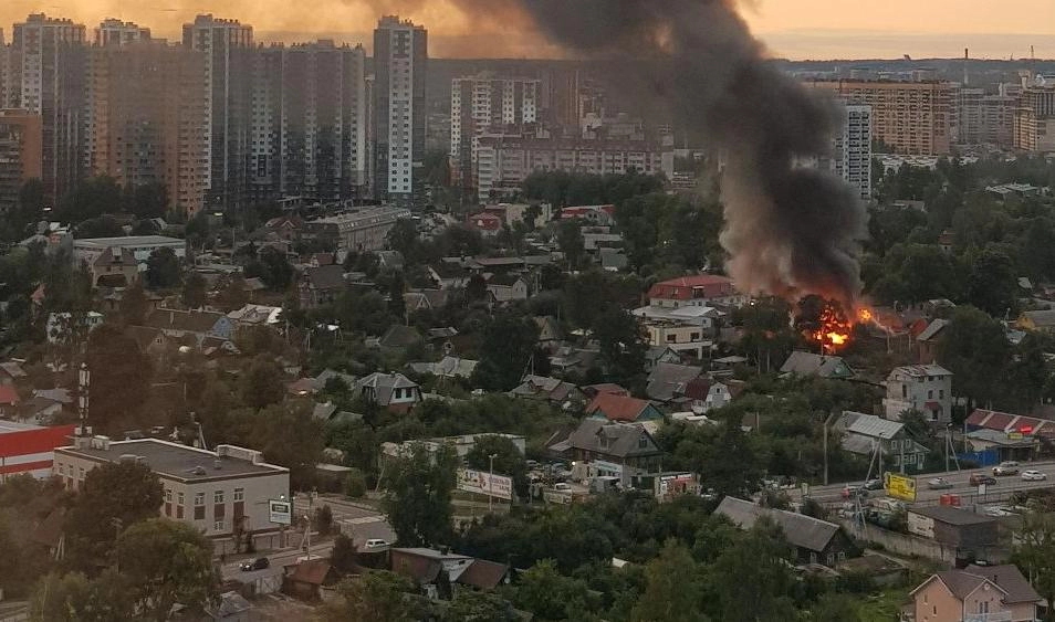 Пожарные потушили банный комплекс в Мурино - tvspb.ru