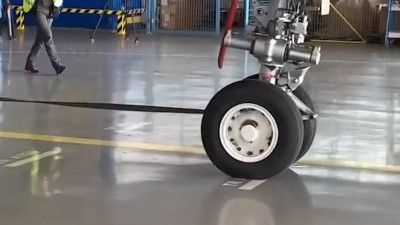 Петербуржец перетянул 43-тонный самолет, установив мировой рекорд