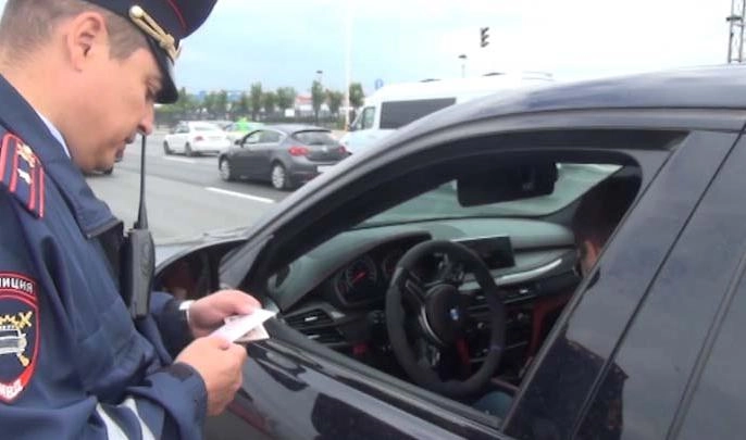 В России ужесточат контроль за тонировкой машин с иностранными номерами - tvspb.ru