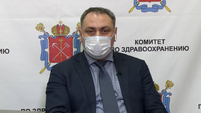 В Комздраве рассказали, почему переболевшим COVID можно прививаться через полгода