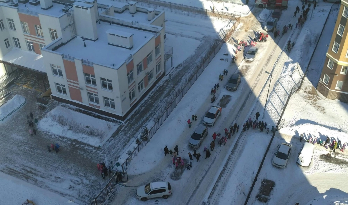 В Петербурге эвакуировали три школы и детский сад - tvspb.ru