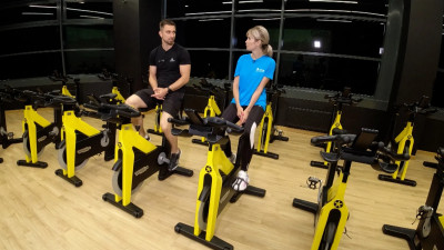 Работа в темпе: Как стать фитнес-тренером и какого дохода ожидать