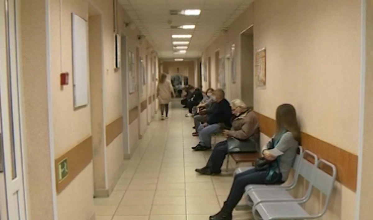 В Смольном рассказали, как будут работать медучреждения Петербурга в новогодние праздники - tvspb.ru