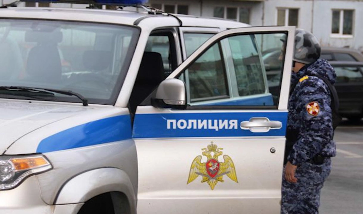 В Красногвардейском районе пьяный мужчина в гостинице выбил ногами 15 дверей - tvspb.ru