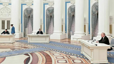 ЛНР и ДНР ратифицировали договор о дружбе с Россией